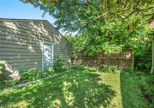 Photo 41 of Sale Pending at 3321 Tullamore Rd, Cleveland Heights, OH 44118 | MLS# 5242150 | Listing updated on 2026-09-07
