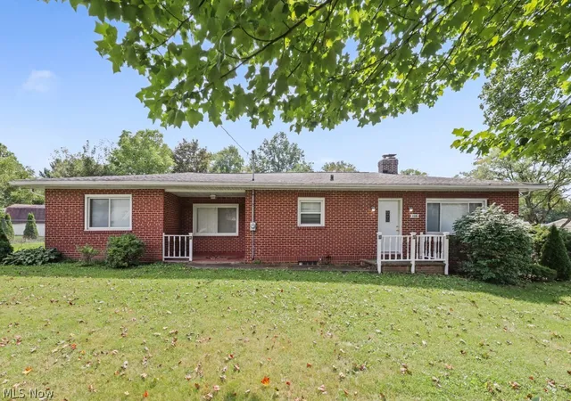 Photo 2 of Sale Pending at 1115 Eastland Ave, Akron, OH 44305 | MLS# 5242395 | Listing updated on 2026-09-14