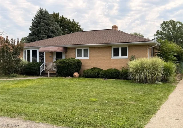 Photo 2 of Single family home for sale at 7239 Oakwood Rd, Cleveland, OH 44130 | MLS# 5239856 | Listing updated on 2026-09-04