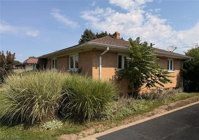 Photo 3 of Single family home for sale at 7239 Oakwood Rd, Cleveland, OH 44130 | MLS# 5239856 | Listing updated on 2026-09-04