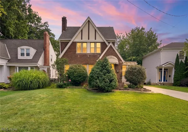 Photo 1 of Sale Pending at 895 Richmond Rd, Cleveland, OH 44124 | MLS# 5242169 | Listing updated on 2026-09-10