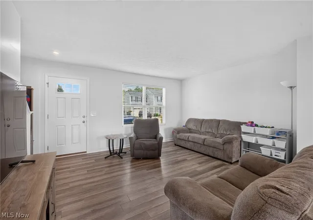 Photo 3 of Single family home for sale at 2614 Bishop Oval, Barberton, OH 44203 | MLS# 5241800 | Listing updated on 2026-09-23