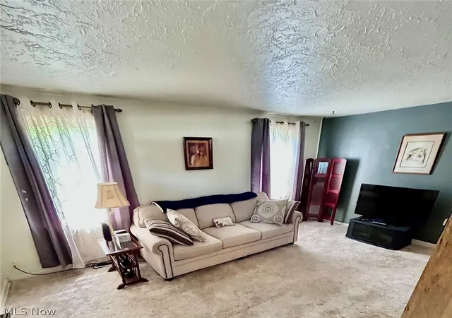 Photo 2 of Single family home for sale at 198 Courtland Blvd, Eastlake, OH 44095 | MLS# 5242240 | Listing updated on 2026-09-10