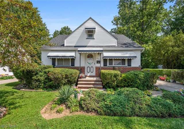 Photo 1 of Single family home for sale at 265 E 317th Street, Willowick, OH 44095 | MLS# 5239745 | Listing updated on 2026-09-04