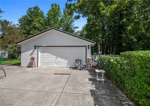 Photo 3 of Single family home for sale at 265 E 317th Street, Willowick, OH 44095 | MLS# 5239745 | Listing updated on 2026-09-04