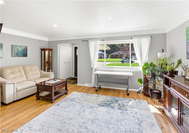 Photo 2 of Sale Pending at 509 Jeannette Dr, Cleveland, OH 44143 | MLS# 5240156 | Listing updated on 2026-09-08