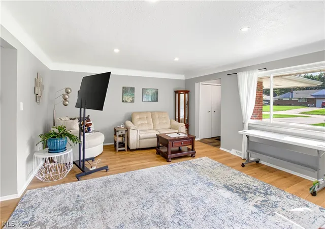 Photo 4 of Sale Pending at 509 Jeannette Dr, Cleveland, OH 44143 | MLS# 5240156 | Listing updated on 2026-09-08