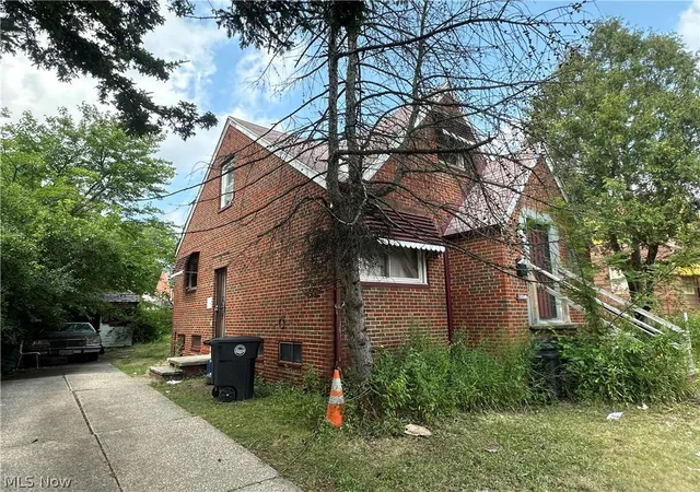 Photo 5 of Single family home for sale at 16909 Harvard Ave, Cleveland, OH 44128 | MLS# 5241210 | Listing updated on 2026-09-05