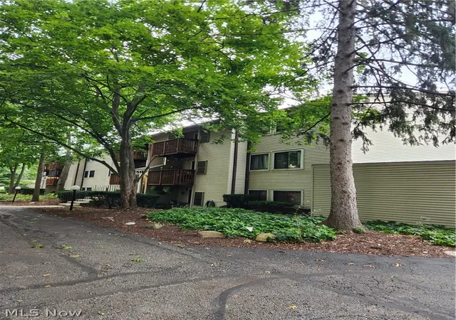Photo 3 of Condo for sale at 1548 Cedarwood Dr #353, Westlake, OH 44145 | MLS# 5242008 | Listing updated on 2026-09-04