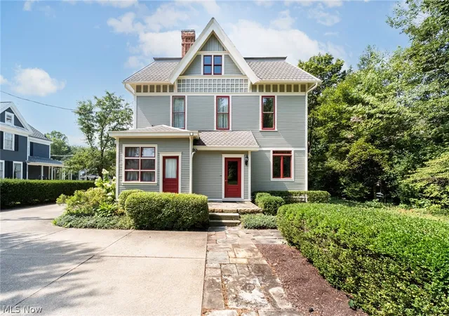 Photo 3 of Single family home for sale at 882 S Lincoln Ave, Salem, OH 44460 | MLS# 5242293 | Listing updated on 2026-09-04