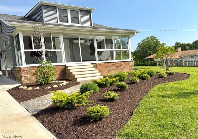 Photo 3 of Single family home for sale at 1343 Oakes Rd, Broadview Heights, OH 44147 | MLS# 5242349 | Listing updated on 2026-09-18