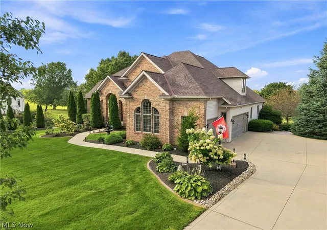 Photo 3 of Single family home for sale at 4075 Fairway Dr, Medina, OH 44256 | MLS# 5241577 | Listing updated on 2026-10-06