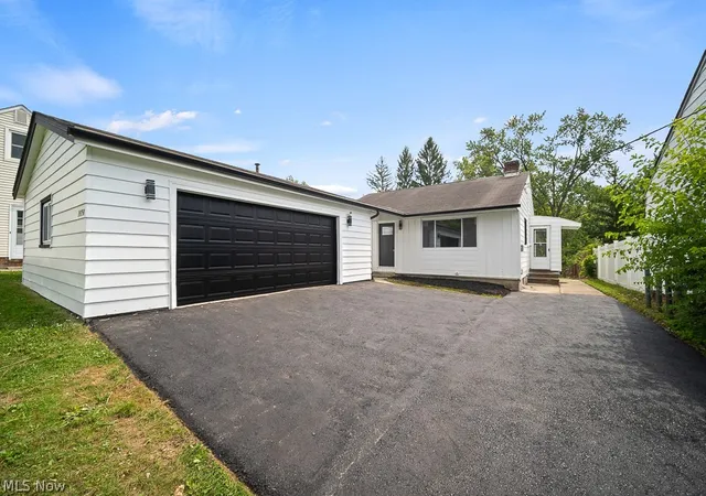 Photo 2 of Single family home for sale at 14750 Schreiber Rd, Maple Heights, OH 44137 | MLS# 5239413 | Listing updated on 2026-10-03