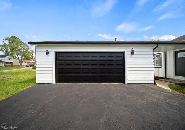 Photo 3 of Single family home for sale at 14750 Schreiber Rd, Maple Heights, OH 44137 | MLS# 5239413 | Listing updated on 2026-10-03