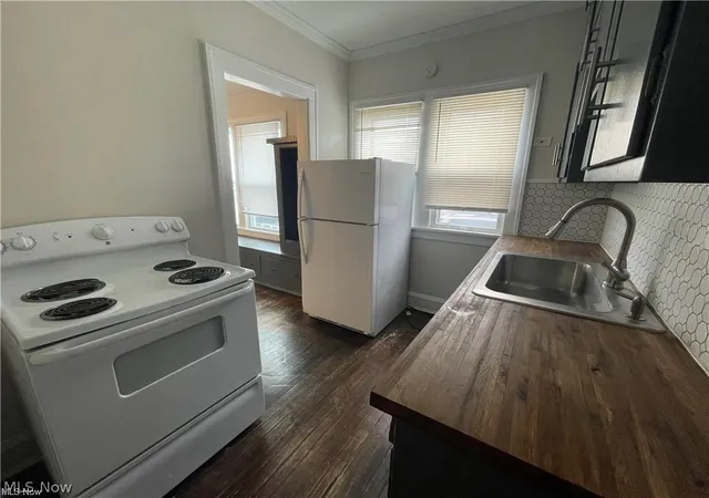 Photo 2 of House for sale at 3241 Kildare Rd, Cleveland Heights, OH 44118 | MLS# 5242452 | Listing updated on 2026-09-04