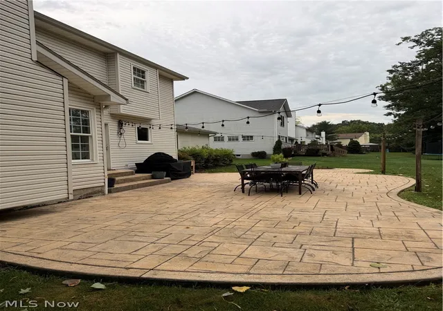 Photo 3 of Single family home for sale at 1109 Oak St, Medina, OH 44256 | MLS# 5242256 | Listing updated on 2026-09-28