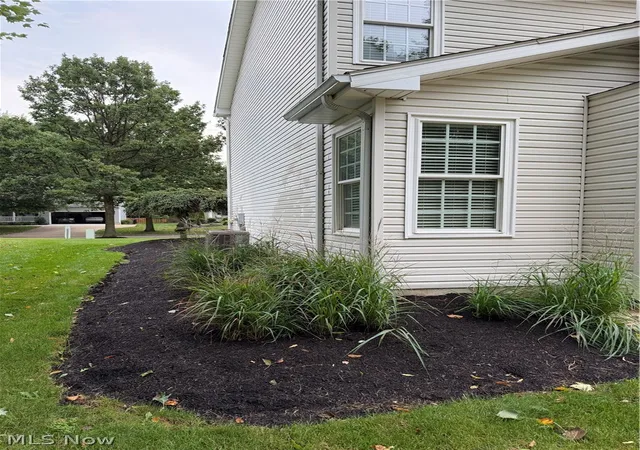 Photo 4 of Single family home for sale at 1109 Oak St, Medina, OH 44256 | MLS# 5242256 | Listing updated on 2026-09-28