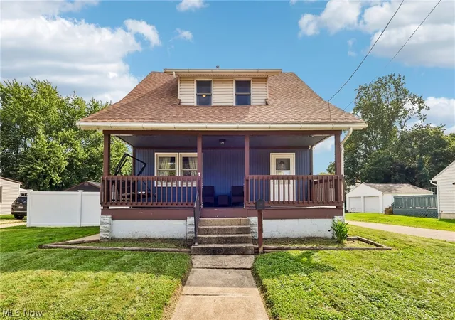 Photo 2 of Sale Pending at 202 N Nickelplate St, Louisville, OH 44641 | MLS# 5241075 | Listing updated on 2026-09-17