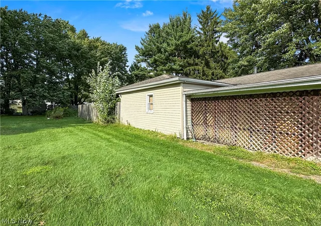 Photo 3 of Sale Pending at 4520 New Rd, Youngstown, OH 44515 | MLS# 5241731 | Listing updated on 2026-09-10