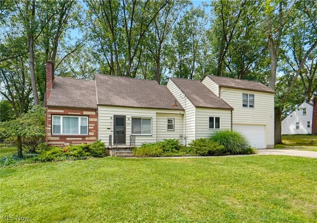 Photo 1 of Single family home for sale at 3504 Lakeview Blvd, Stow, OH 44224 | MLS# 5242485 | Listing updated on 2026-10-05