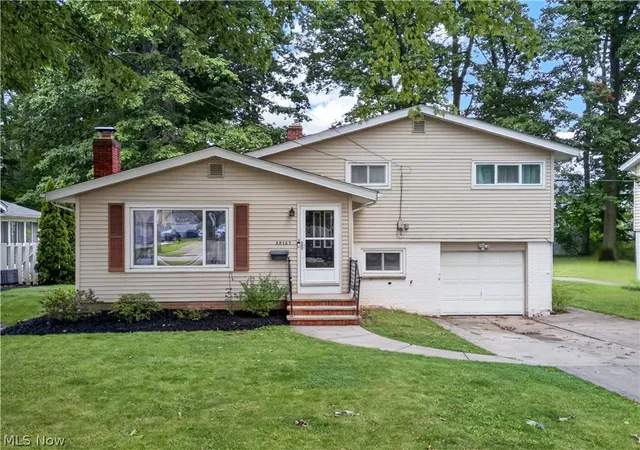 Photo 1 of Single family home for sale at 39127 Gardenside Dr, Willoughby, OH 44094 | MLS# 5241686 | Listing updated on 2026-10-01