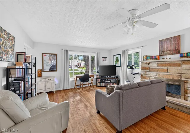 Photo 2 of Single family home for sale at 39127 Gardenside Dr, Willoughby, OH 44094 | MLS# 5241686 | Listing updated on 2026-09-10