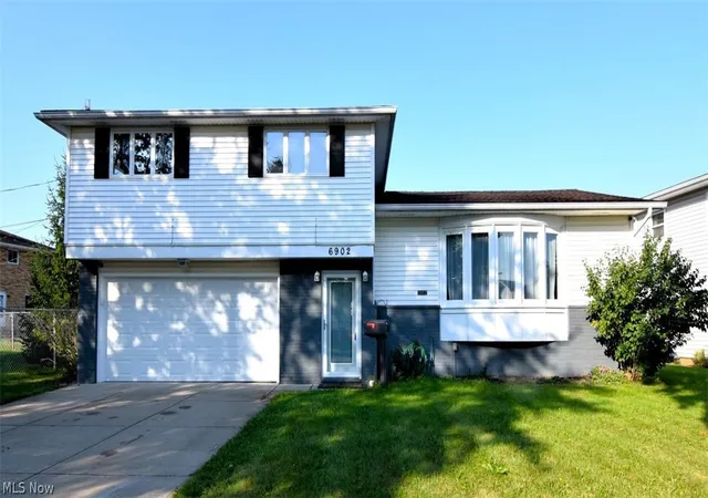 Photo 2 of Single family home for sale at 6902 Lantern Ln, Cleveland, OH 44130 | MLS# 5241893 | Listing updated on 2026-09-04