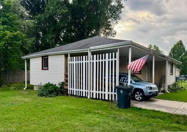 Photo 3 of Single family home for sale at 2846 Catalpa St Se, Warren, OH 44483 | MLS# 5242514 | Listing updated on 2026-09-24