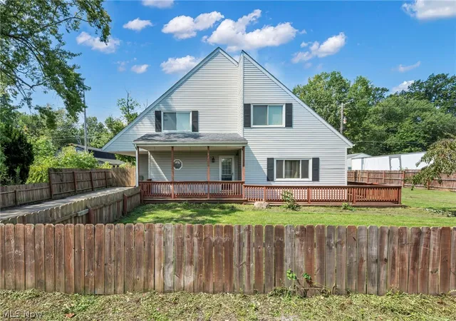 Photo 2 of Single family home for sale at 1260 Cleveland Ave, Madison, OH 44057 | MLS# 5242279 | Listing updated on 2026-09-22