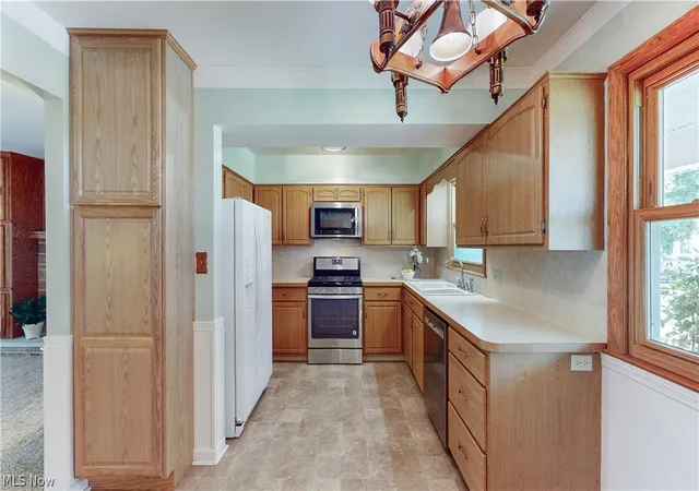 Photo 3 of Sale Pending at 72 Meadow Ln, Peninsula, OH 44264 | MLS# 5241317 | Listing updated on 2026-09-08