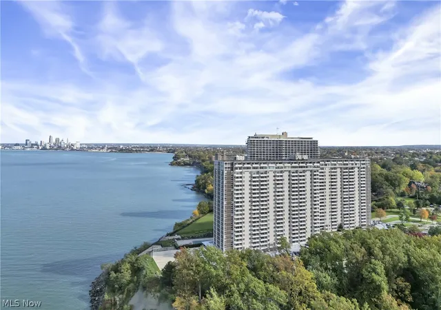 Listing Photo 2 - Condo for sale in building located at 12900 Lake Ave, Lakewood, OH 44107 - Unit #809