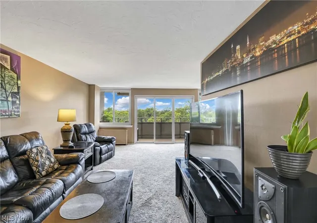 Photo 4 of Condo for sale at 12900 Lake Ave #809, Lakewood, OH 44107 | MLS# 5241481 | Listing updated on 2026-09-09