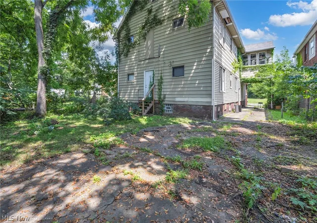 Listing Photo 4 - Condo for sale in building located at 382 Madison Ave, Akron, OH 44320