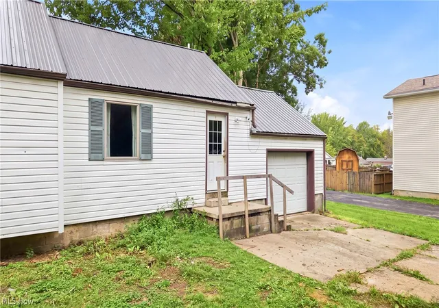 Photo 3 of Single family home for sale at 3470 Roseview Dr SE, Hubbard, OH 44425 | MLS# 5242464 | Listing updated on 2026-09-04