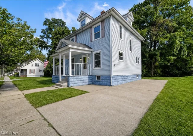 Photo 2 of Sale Pending at 679 Main St, Conneaut, OH 44030 | MLS# 5241693 | Listing updated on 2026-09-11