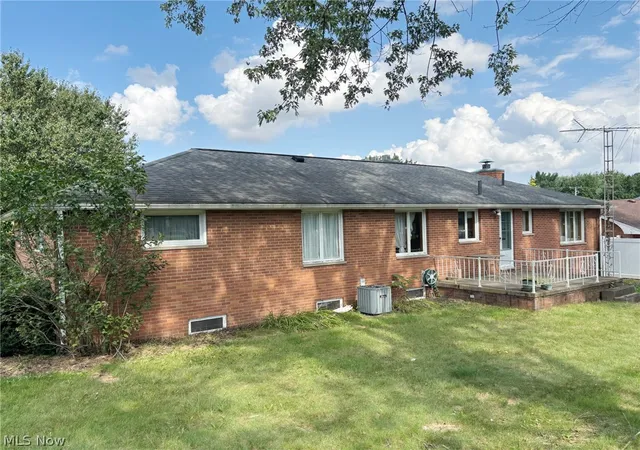 Photo 2 of Sale Pending at 1410 Perry Dr Nw, Canton, OH 44708 | MLS# 5242552 | Listing updated on 2026-09-24