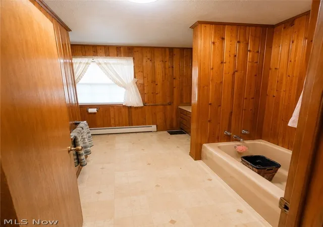 Photo 4 of Sale Pending at 6981 Highland View Dr, Painesville, OH 44077 | MLS# 5242550 | Listing updated on 2026-10-01