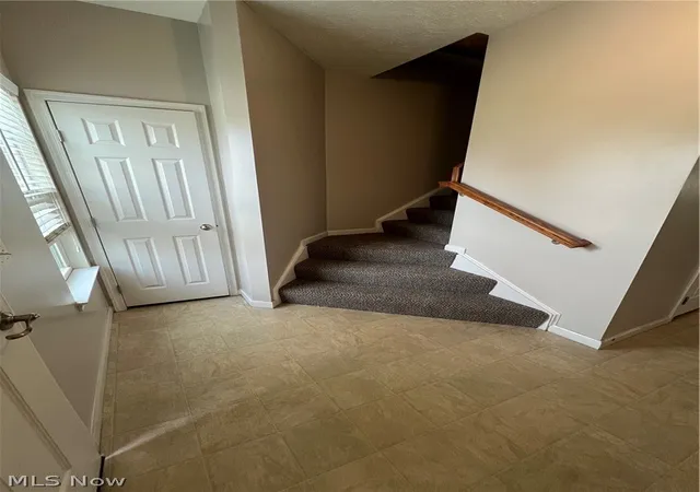 Photo 3 of Condo for sale at 1308 Wellingshire Cir, Cuyahoga Falls, OH 44221 | MLS# 5242309 | Listing updated on 2026-09-27