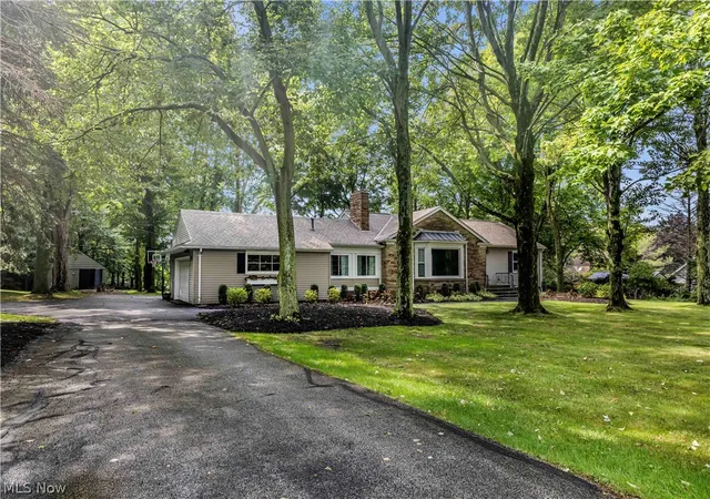 Photo 2 of Sale Pending at 29126 Chardon Rd, Willoughby Hills, OH 44092 | MLS# 5241315 | Listing updated on 2026-09-07