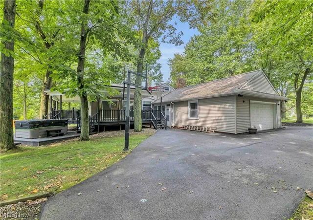 Photo 3 of Sale Pending at 29126 Chardon Rd, Willoughby Hills, OH 44092 | MLS# 5241315 | Listing updated on 2026-09-07