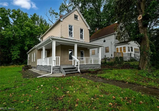 Photo 1 of Single family home for sale at 906 E Buchtel Ave, Akron, OH 44305 | MLS# 5242399 | Listing updated on 2026-09-04