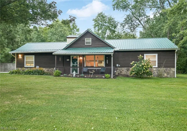 Photo 3 of Sale Pending at 3285 Clubside Dr, Norton, OH 44203 | MLS# 5242147 | Listing updated on 2026-09-10