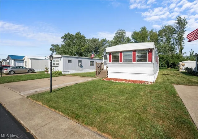 Photo 3 of Single family home for sale at 83 Rathbun Dr, Lakeside Marblehead, OH 43440 | MLS# 5242115 | Listing updated on 2026-09-05