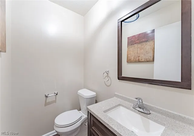 Listing Photo 2 - Condo for sale in building located at 3271 Warrensville Ctr Rd, Shaker Heights, OH 44122 - Unit #8B