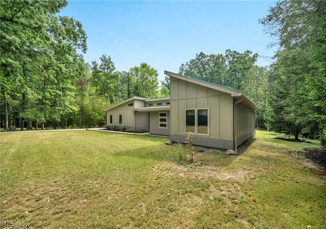 Photo 2 of Sale Pending at 8365 Whitewood Rd, Brecksville, OH 44141 | MLS# 5242338 | Listing updated on 2026-09-07