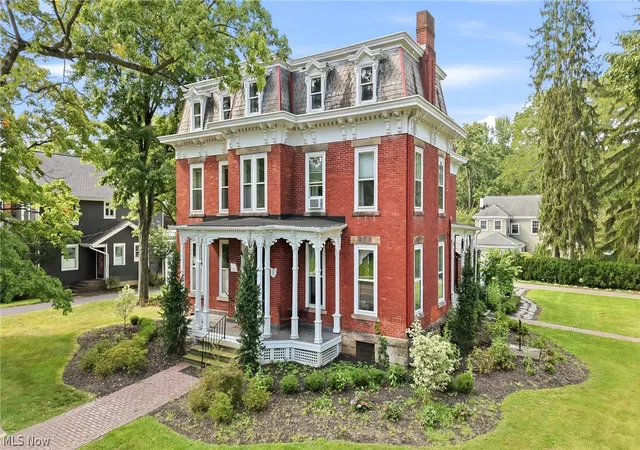 Photo 2 of Sale Pending at 500 S Main St, Youngstown, OH 44514 | MLS# 5239674 | Listing updated on 2026-09-09