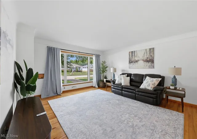 Photo 3 of Sale Pending at 7263 Oakwood Rd, Cleveland, OH 44130 | MLS# 5242531 | Listing updated on 2026-09-15