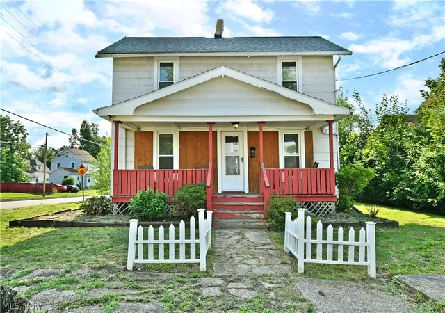 Photo 1 of Single family home for sale at 304 Cherry Ave, Niles, OH 44446 | MLS# 5242278 | Listing updated on 2026-09-29