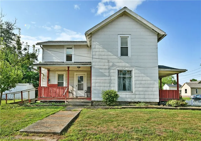 Photo 3 of Single family home for sale at 304 Cherry Ave, Niles, OH 44446 | MLS# 5242278 | Listing updated on 2026-09-29