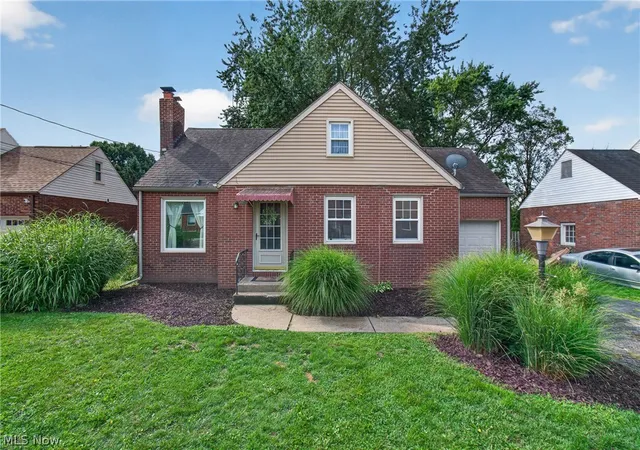 Photo 1 of Single family home for sale at 708 33rd Street Ne, Canton, OH 44714 | MLS# 5242585 | Listing updated on 2026-10-02